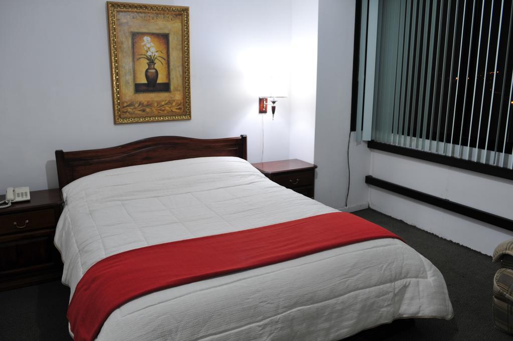 Hotel Cordero Куэнка Экстерьер фото