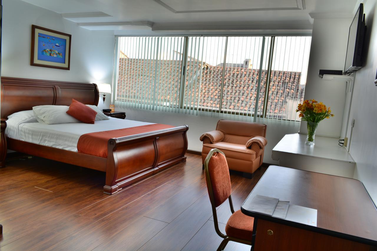 Hotel Cordero Куэнка Экстерьер фото