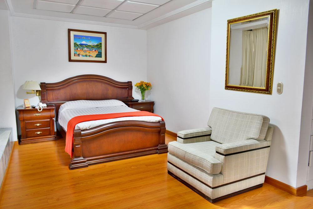 Hotel Cordero Куэнка Экстерьер фото